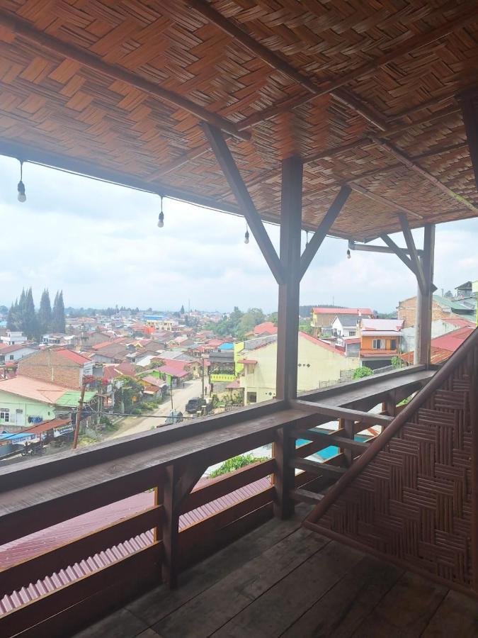 Ron'S Guest House Berastagi Backpacker Rooms Exterior photo